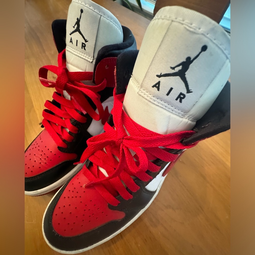Air Jordan 1 Mid Women's us 6 Basketball Shoes